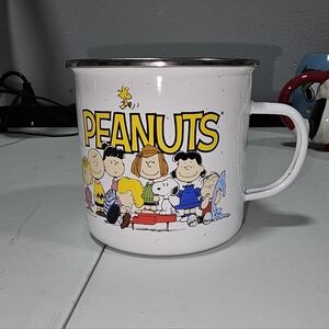 Peanuts Charlie Brown & Friends 'Snoopy and the Gang' enamel camper mug